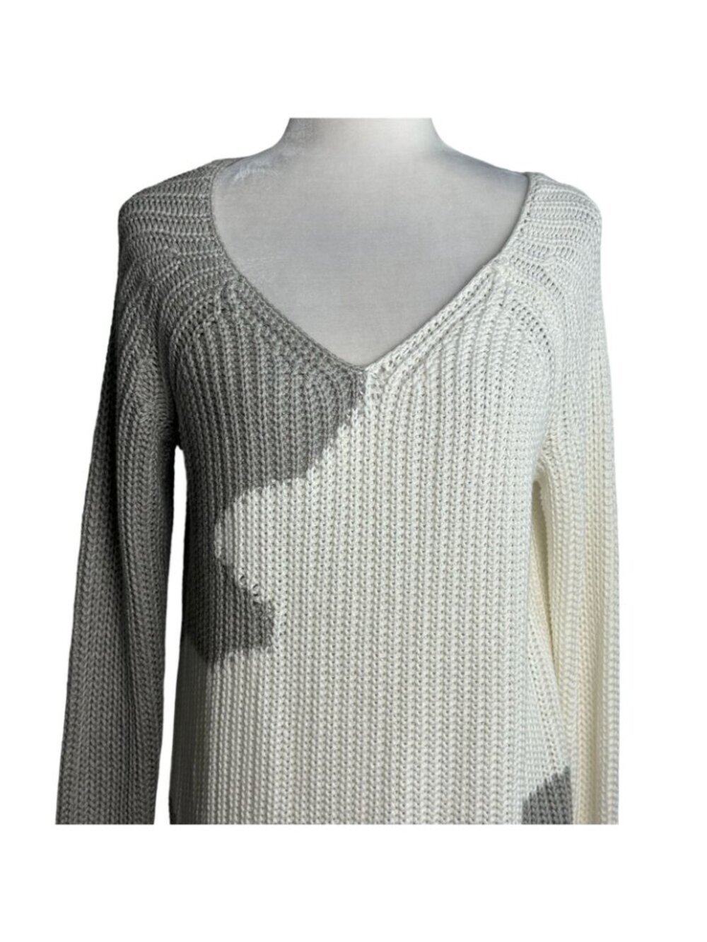 House of Harlow 1960 Adrienne Sweater XS Gray Ivory V Neck Chunky Knit - Picture 3 of 9